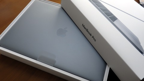 Image:Computer/20161107NewMacBookPro.jpg